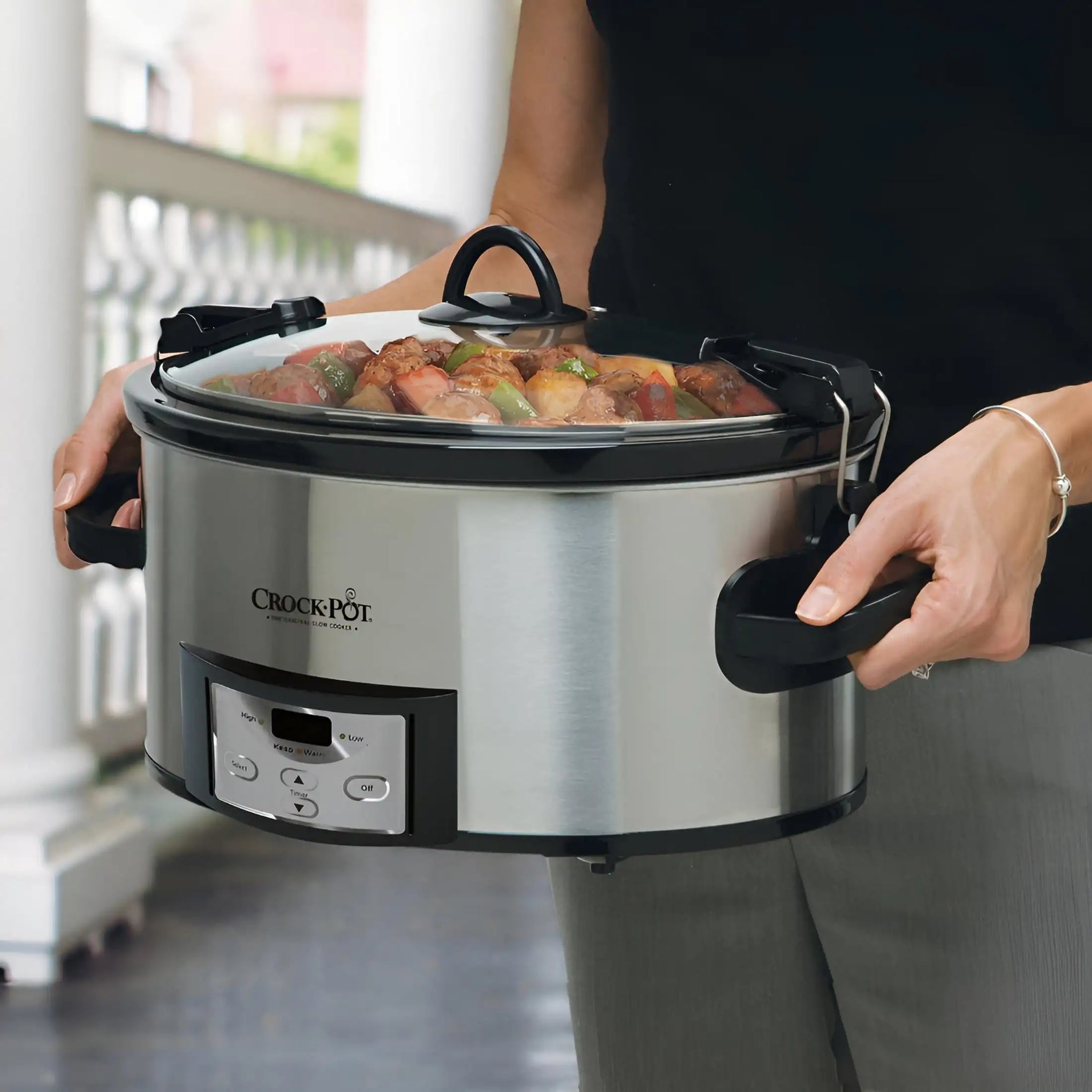 Cook & Carry 7 Qt. Digital Slow Cooker with Bonus Thermal Bag